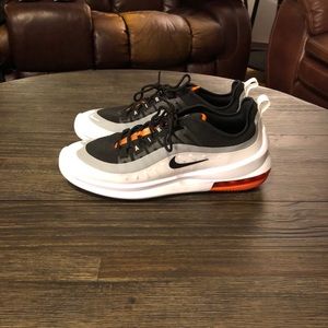 Nike Air Max Size 9.5